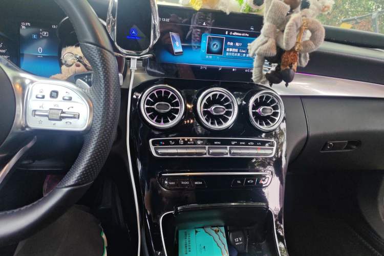 Used Mercedes-Benz C-Class 2019 C 260 Sport Edition Audio And AC Panel