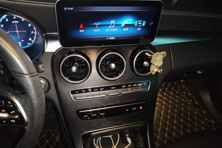 Used Mercedes-Benz C-Class 2019 C 260 L 4MATIC Audio And AC Panel