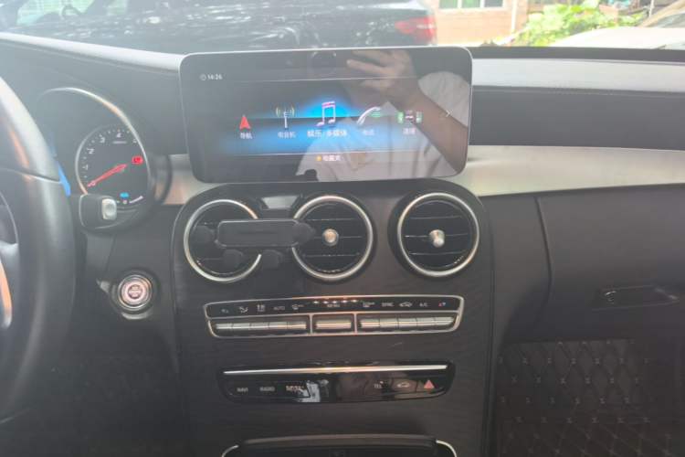 Used Mercedes-Benz C-Class 2019 C 260 L Sport Edition Audio And AC Panel