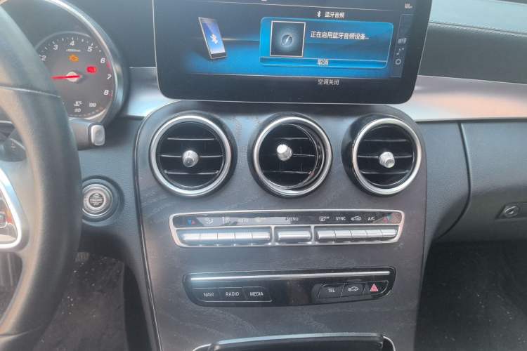Used Mercedes-Benz C-Class 2019 C 180 L Fashion Edition Sport Version Audio And AC Panel