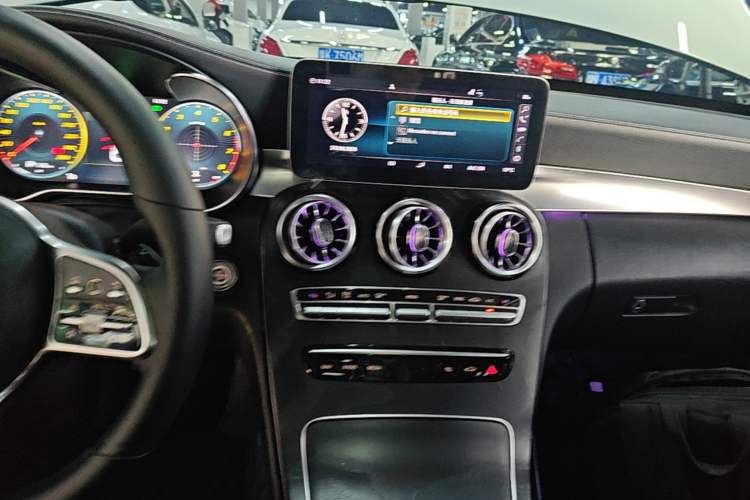 Used Mercedes-Benz C-Class 2019 Restyled C 260 L Sport Edition Audio And AC Panel