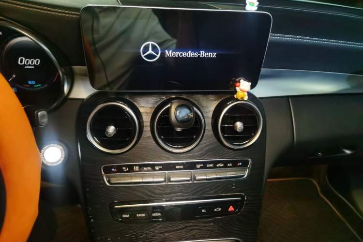 Used Mercedes-Benz C-Class 2019 Restyled C 260 L Sport Edition Audio And AC Panel