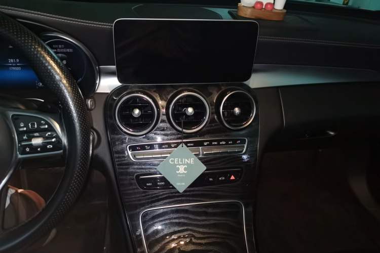 Used Mercedes-Benz C-Class 2019 Restyled C 260 L Sport Edition Audio And AC Panel