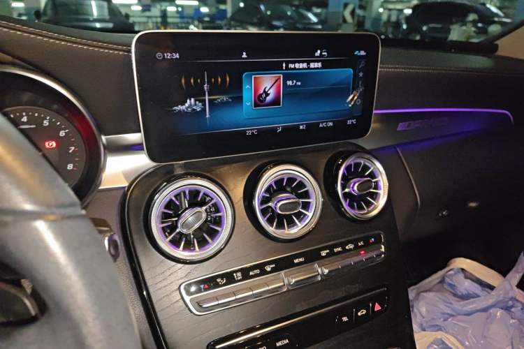 Used Mercedes-Benz C-Class 2019 C 260 L Sport Edition Audio And AC Panel