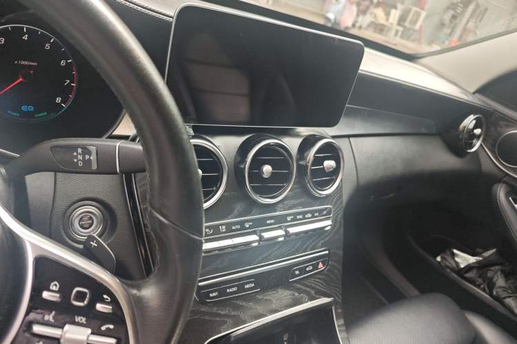 Used Mercedes-Benz C-Class 2019 Restyled C 260 L Sport Edition Audio And AC Panel