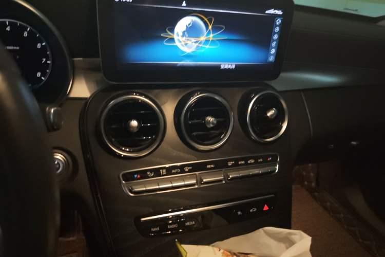 Used Mercedes-Benz C-Class 2019 Restyled C 260 L Sport Edition Audio And AC Panel