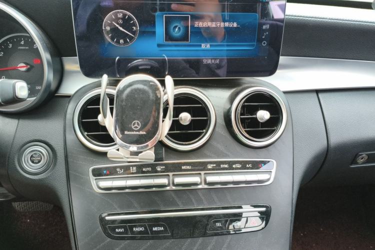 Used Mercedes-Benz C-Class 2019 C 180 L Fashion Edition Sport Version Audio And AC Panel