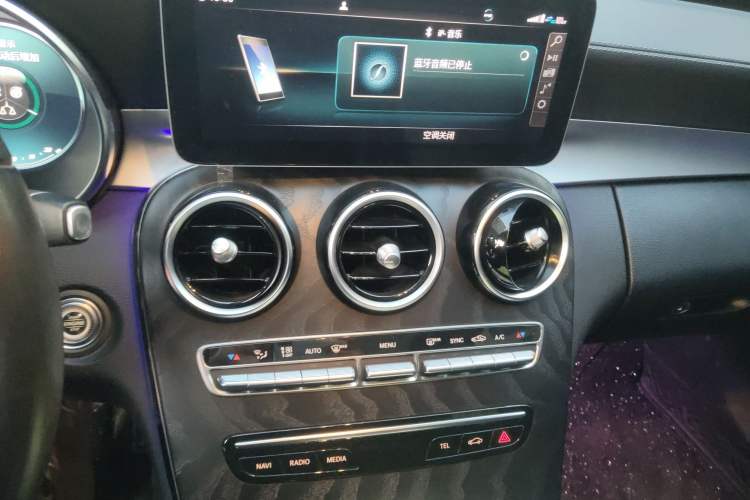 Used Mercedes-Benz C-Class 2019 Restyled C 260 L Sport Edition Audio And AC Panel
