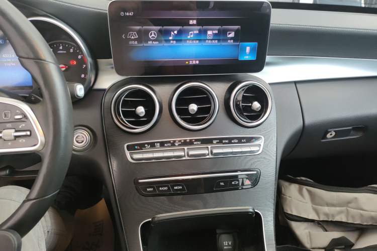 Used Mercedes-Benz C-Class 2019 C 180 L Fashion Edition Sport Version Audio And AC Panel
