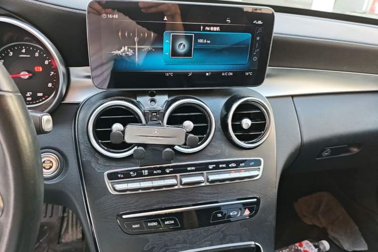 Used Mercedes-Benz C-Class 2019 C 180 L Fashion Edition Sport Version Audio And AC Panel