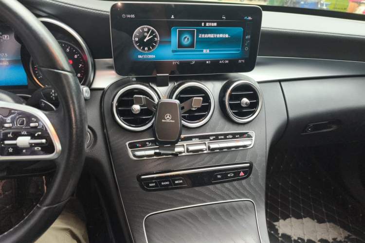 Used Mercedes-Benz C-Class 2019 C 180 L Fashion Edition Sport Version Audio And AC Panel