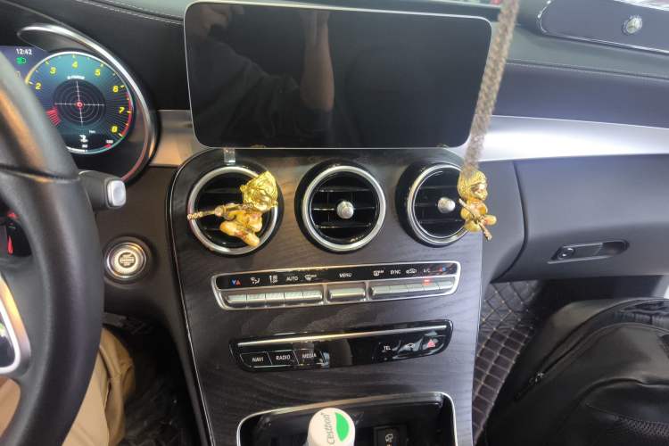 Used Mercedes-Benz C-Class 2019 C 260 L Sport Edition Audio And AC Panel