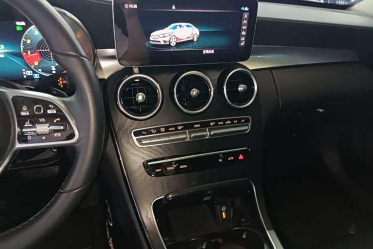 Used Mercedes-Benz C-Class 2019 Restyled C 260 L Sport Edition Audio And AC Panel