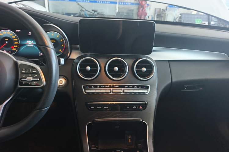 Used Mercedes-Benz C-Class 2019 Restyled C 260 L Sport Edition Audio And AC Panel
