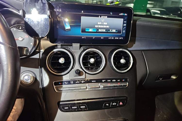 Used Mercedes-Benz C-Class 2019 C 180 L Fashion Edition Sport Version Audio And AC Panel