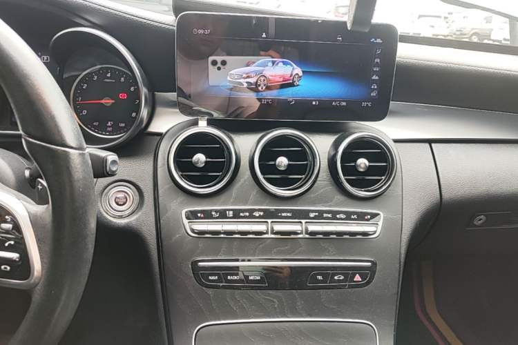 Used Mercedes-Benz C-Class 2019 C 180 L Fashion Edition Sport Version Audio And AC Panel