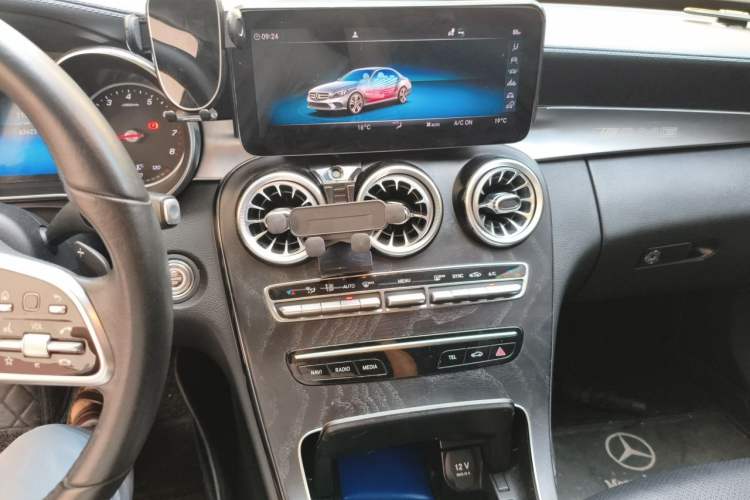 Used Mercedes-Benz C-Class 2019 C 180 L Fashion Edition Sport Version Audio And AC Panel