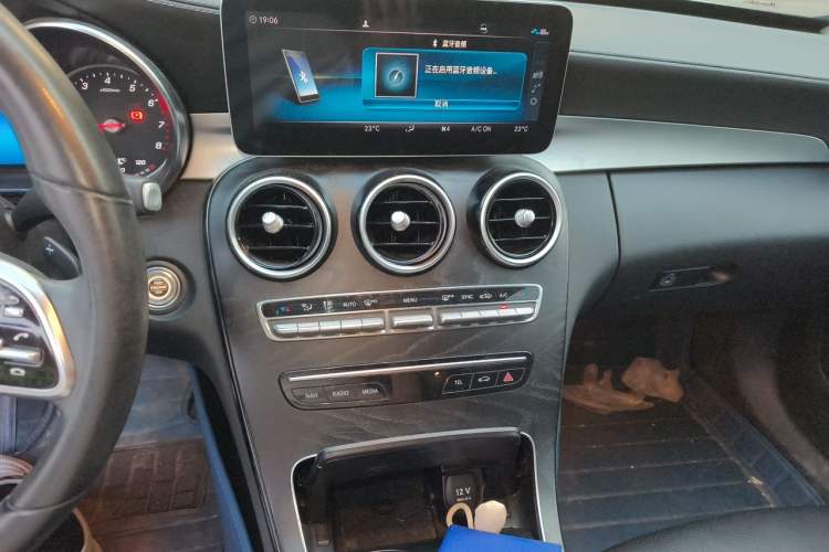 Used Mercedes-Benz C-Class 2019 C 180 L Fashion Edition Sport Version Audio And AC Panel