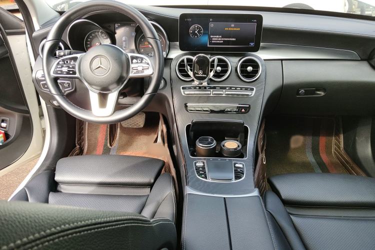 Used Mercedes-Benz C-Class 2019 C 180 L Fashion Edition Sport Version Audio And AC Panel