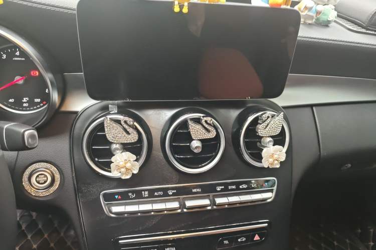 Used Mercedes-Benz C-Class 2019 C 180 L Fashion Model Audio And AC Panel