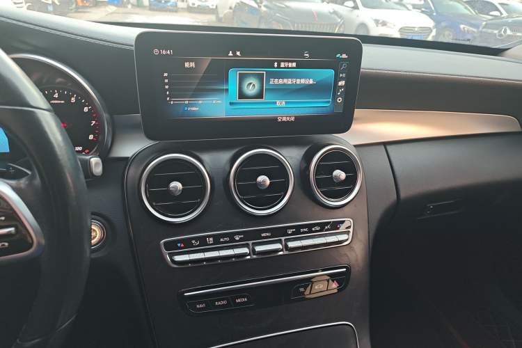 Used Mercedes-Benz C-Class 2019 C 180 L Fashion Edition Sport Version Audio And AC Panel
