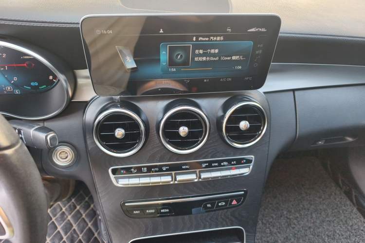 Used Mercedes-Benz C-Class 2019 Restyled C 260 L Sport Edition Audio And AC Panel