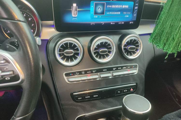 Used Mercedes-Benz C-Class 2019 C 180 L Fashion Edition Sport Version Audio And AC Panel
