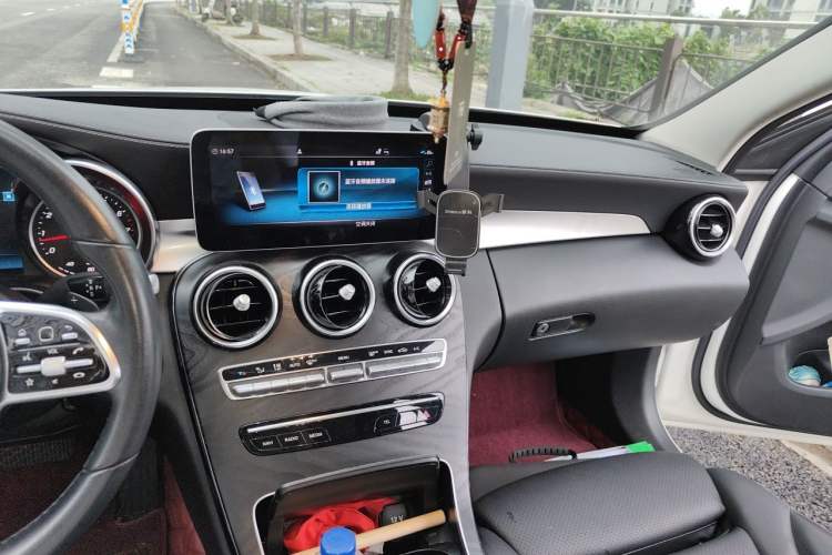 Used Mercedes-Benz C-Class 2019 C 180 L Dynamic Sports Edition Audio And AC Panel