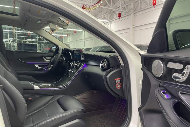 Used Mercedes-Benz C-Class 2019 C 260 L 4MATIC Sport Edition Audio And AC Panel