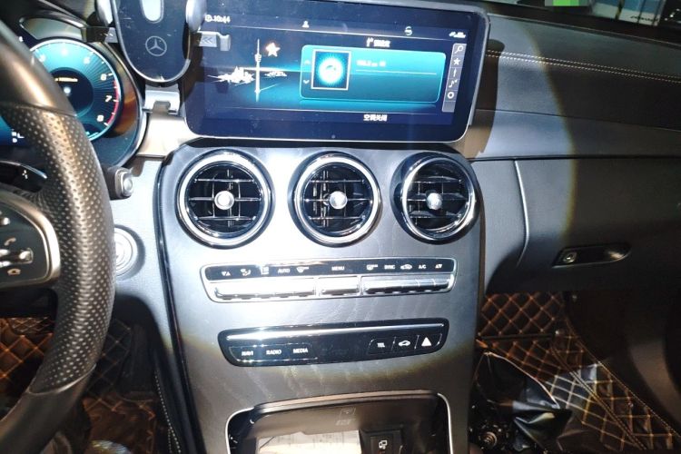 Used Mercedes-Benz C-Class 2019 Restyled C 260 L Sport Edition Audio And AC Panel