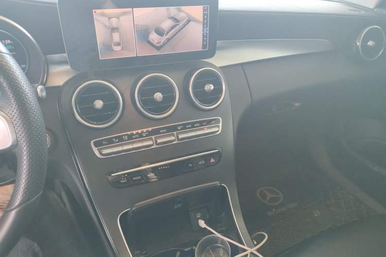 Used Mercedes-Benz C-Class 2019 Restyled C 260 L Sport Edition Audio And AC Panel