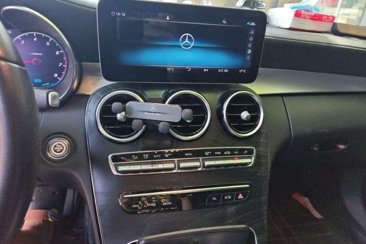Used Mercedes-Benz C-Class 2019 Restyled C 260 L Sport Edition Audio And AC Panel