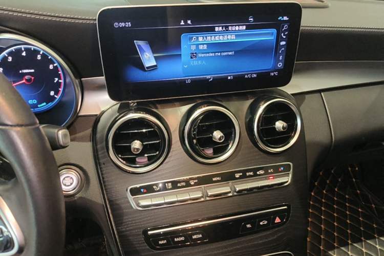 Used Mercedes-Benz C-Class 2019 Updated C 260 L Audio And AC Panel