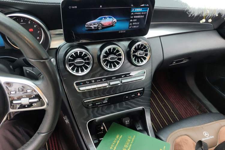 Used Mercedes-Benz C-Class 2019 C 180 L Fashion Edition Sport Version Audio And AC Panel