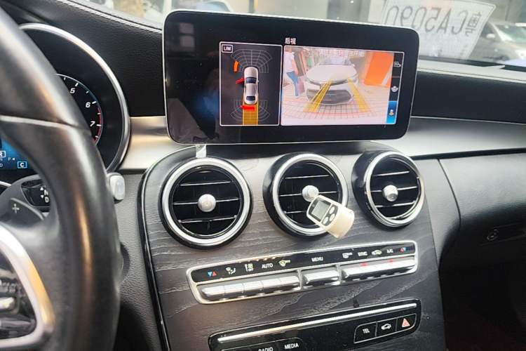 Used Mercedes-Benz C-Class 2019 C 260 L Sport Edition Audio And AC Panel
