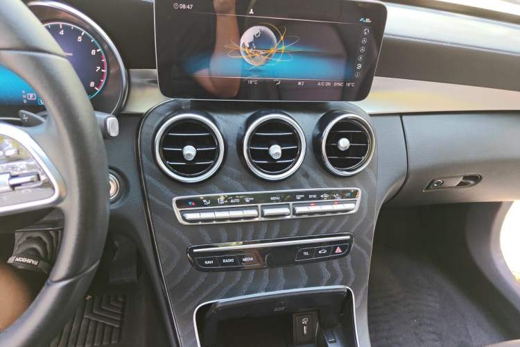 Used Mercedes-Benz C-Class 2019 Restyled C 260 L Sport Edition Audio And AC Panel