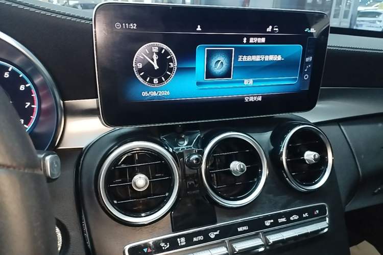 Used Mercedes-Benz C-Class 2019 Restyled C 260 L Sport Edition Audio And AC Panel