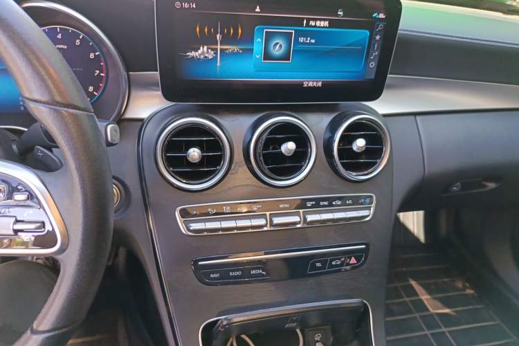 Used Mercedes-Benz C-Class 2019 Restyled C 260 L Sport Edition Audio And AC Panel