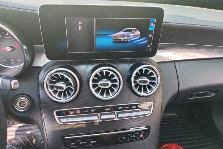 Used Mercedes-Benz C-Class 2019 C 180 L Fashion Edition Sport Version Audio And AC Panel