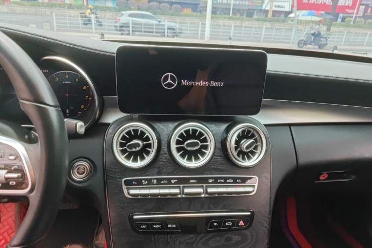 Used Mercedes-Benz C-Class 2019 C 260 L Sport Edition Audio And AC Panel