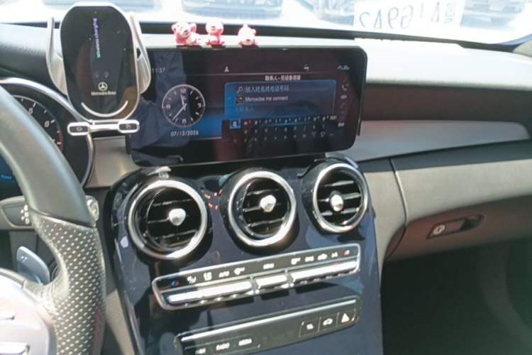 Used Mercedes-Benz C-Class 2019 C 260 Sport Edition Audio And AC Panel