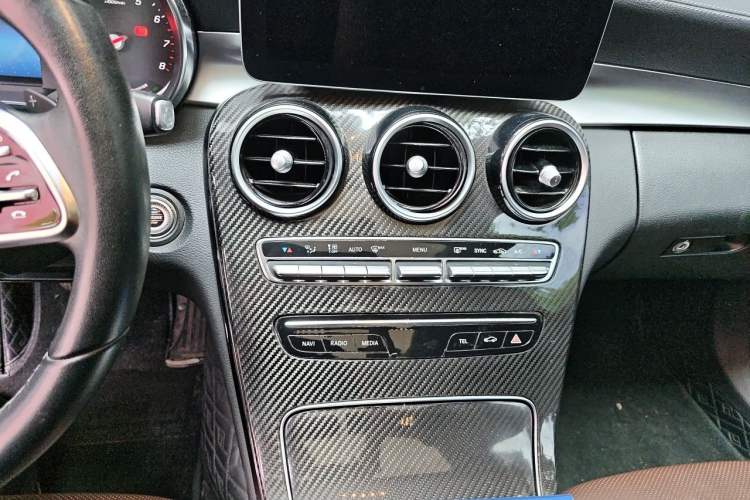 Used Mercedes-Benz C-Class 2019 C 260 L Sport Edition Audio And AC Panel