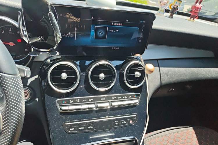 Used Mercedes-Benz C-Class 2019 C 260 Sport Edition Audio And AC Panel