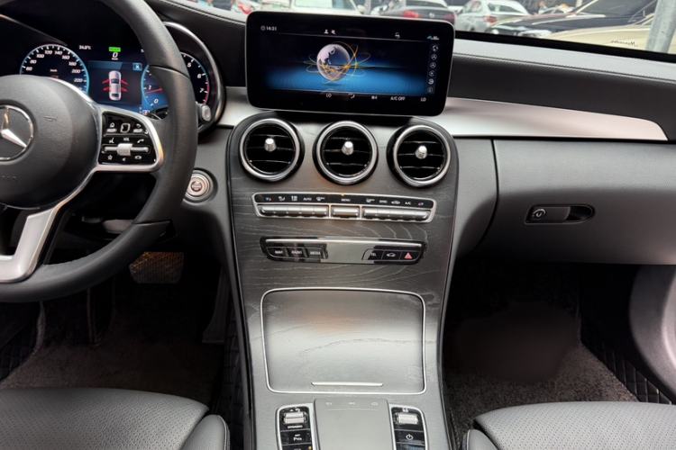 Used Mercedes-Benz C-Class 2019 Restyled C 260 L Sport Edition Audio And AC Panel