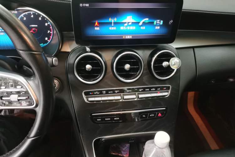Used Mercedes-Benz C-Class 2019 C 260 L Sport Edition Audio And AC Panel