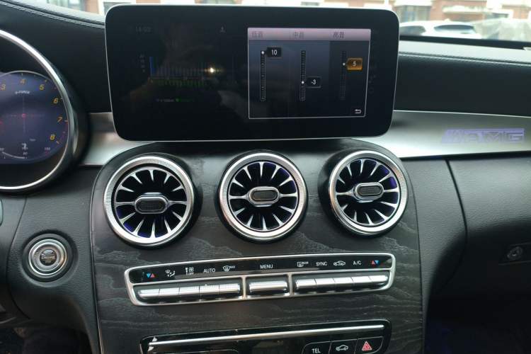 Used Mercedes-Benz C-Class 2019 Restyled C 260 L Sport Edition Audio And AC Panel