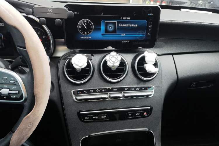 Used Mercedes-Benz C-Class 2019 C 260 L Sport Edition Audio And AC Panel
