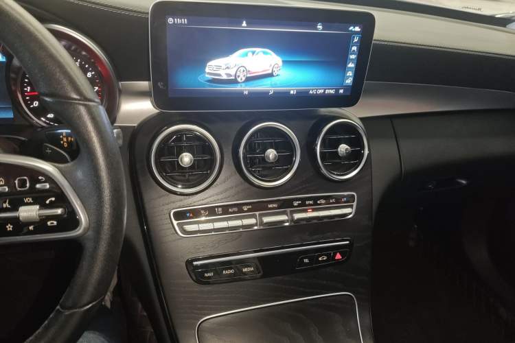 Used Mercedes-Benz C-Class 2019 C 180 L Fashion Edition Sport Version Audio And AC Panel