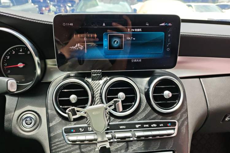 Used Mercedes-Benz C-Class 2019 C 180 L Dynamic Sports Edition Audio And AC Panel