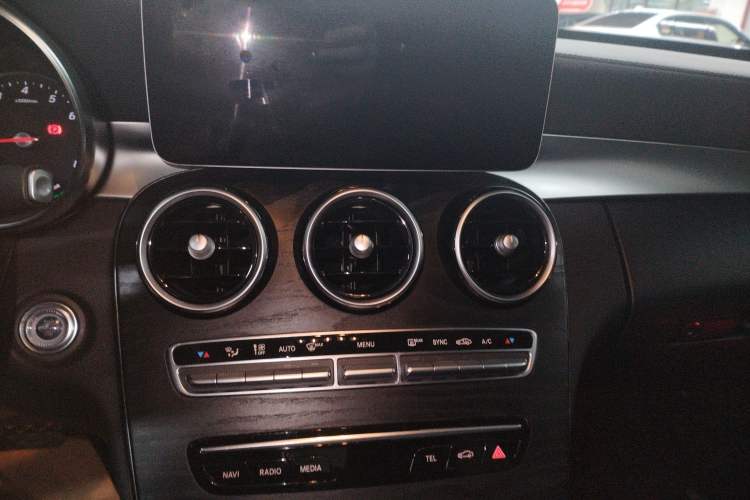 Used Mercedes-Benz C-Class 2019 C 260 L Sport Edition Audio And AC Panel